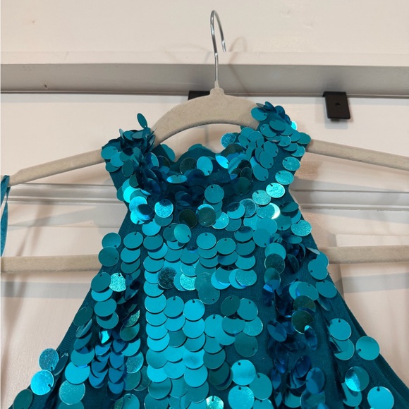 Fresh Turquoise Sequin Top - Picture 2 of 4